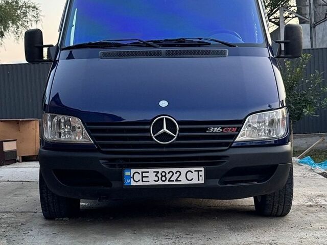 Синій Мерседес Sprinter, об'ємом двигуна 2.7 л та пробігом 800 тис. км за 9000 $, фото 1 на Automoto.ua