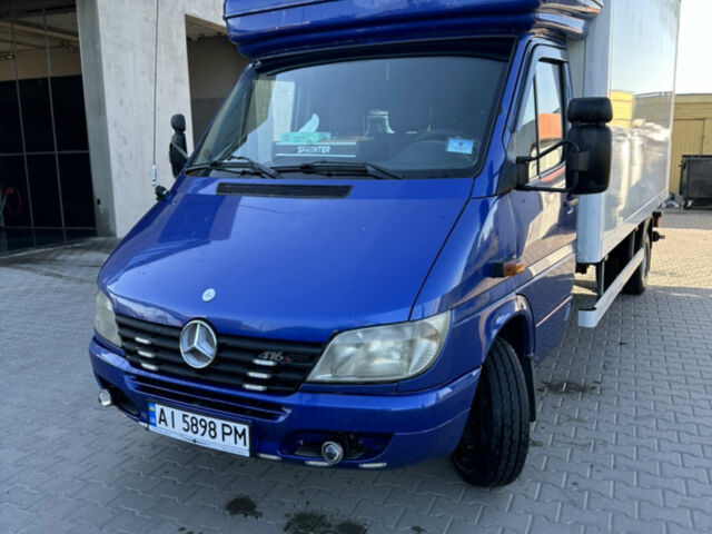 Синий Мерседес Sprinter, объемом двигателя 2.69 л и пробегом 420 тыс. км за 11000 $, фото 1 на Automoto.ua