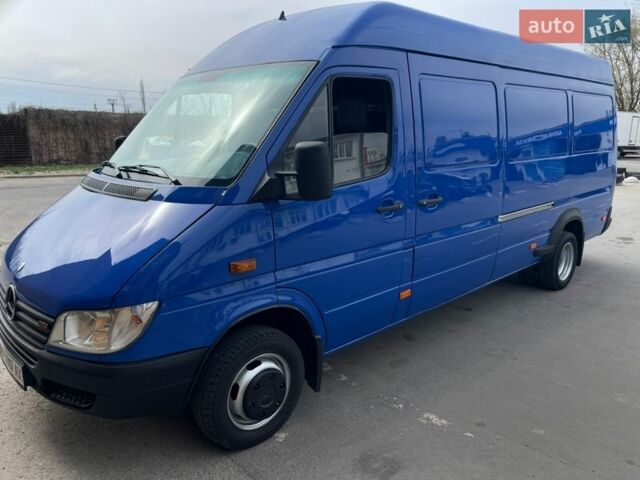 Синий Мерседес Sprinter, объемом двигателя 2.2 л и пробегом 300 тыс. км за 14900 $, фото 1 на Automoto.ua