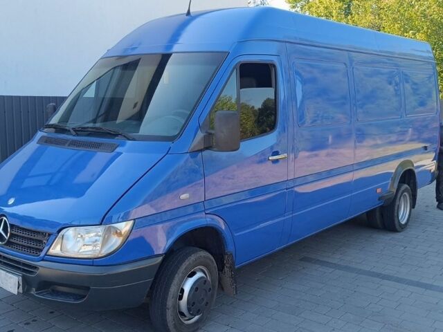 Синий Мерседес Sprinter, объемом двигателя 2.7 л и пробегом 365 тыс. км за 13950 $, фото 1 на Automoto.ua