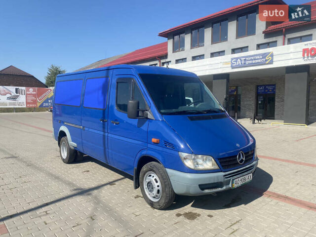Синий Мерседес Sprinter, объемом двигателя 2.7 л и пробегом 413 тыс. км за 13000 $, фото 1 на Automoto.ua