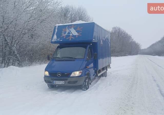 Синий Мерседес Sprinter, объемом двигателя 2.15 л и пробегом 350 тыс. км за 11999 $, фото 1 на Automoto.ua