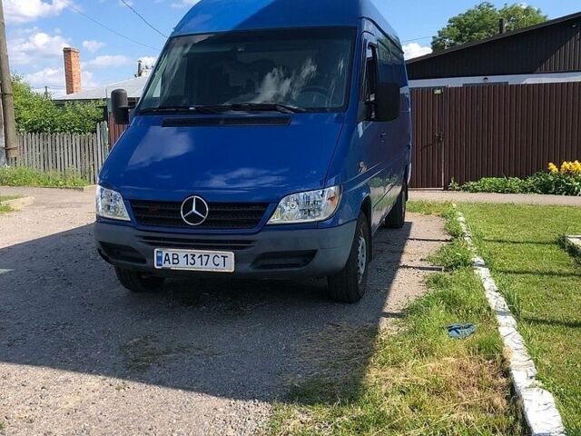 Синий Мерседес Sprinter, объемом двигателя 2.1 л и пробегом 760 тыс. км за 7650 $, фото 1 на Automoto.ua