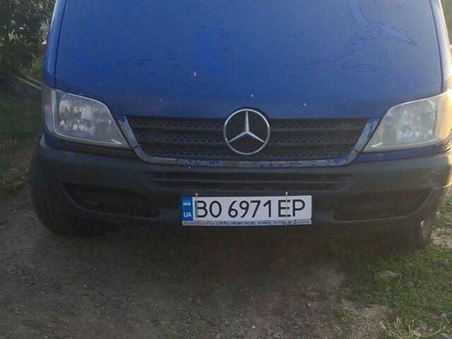 Синий Мерседес Sprinter, объемом двигателя 2.69 л и пробегом 420 тыс. км за 7300 $, фото 1 на Automoto.ua