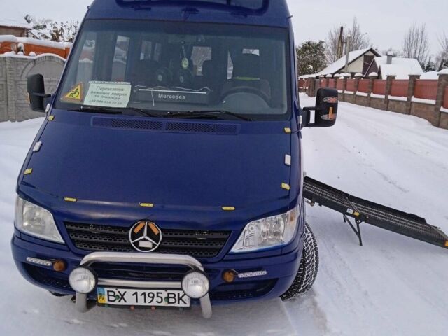 Синий Мерседес Sprinter, объемом двигателя 2.15 л и пробегом 600 тыс. км за 8500 $, фото 1 на Automoto.ua