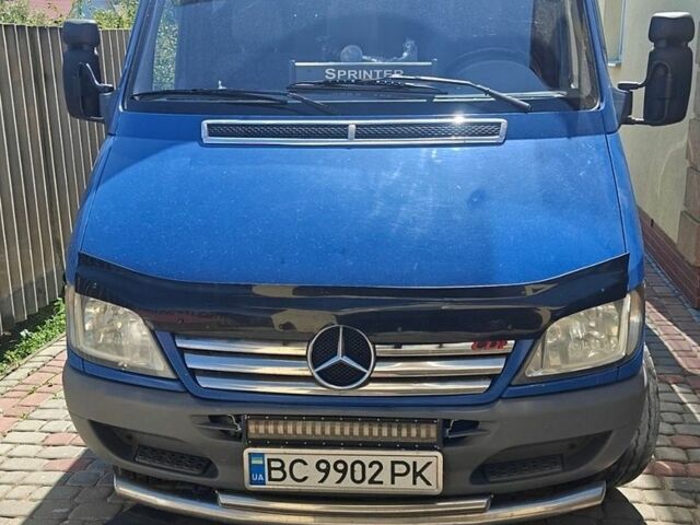 Синий Мерседес Sprinter, объемом двигателя 2.2 л и пробегом 143 тыс. км за 9200 $, фото 1 на Automoto.ua