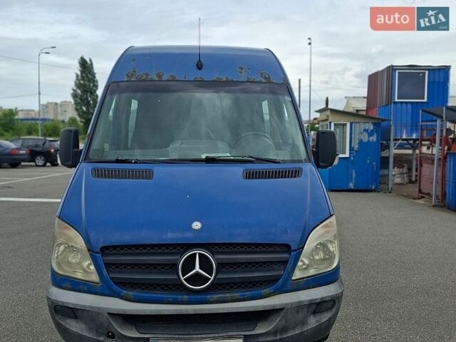 Синий Мерседес Sprinter, объемом двигателя 2.2 л и пробегом 524 тыс. км за 5999 $, фото 1 на Automoto.ua
