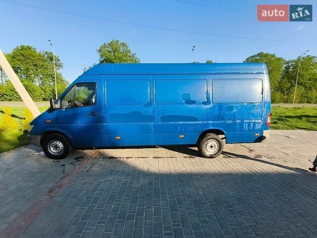 Синий Мерседес Sprinter, объемом двигателя 2.15 л и пробегом 639 тыс. км за 7999 $, фото 1 на Automoto.ua