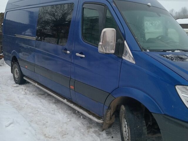 Синий Мерседес Sprinter, объемом двигателя 2.1 л и пробегом 170 тыс. км за 5700 $, фото 1 на Automoto.ua