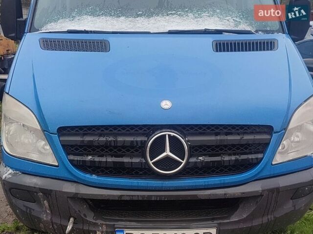 Синий Мерседес Sprinter, объемом двигателя 2.2 л и пробегом 215 тыс. км за 3500 $, фото 1 на Automoto.ua