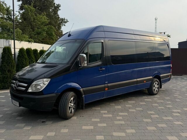 Синий Мерседес Sprinter, объемом двигателя 2.14 л и пробегом 700 тыс. км за 16000 $, фото 1 на Automoto.ua