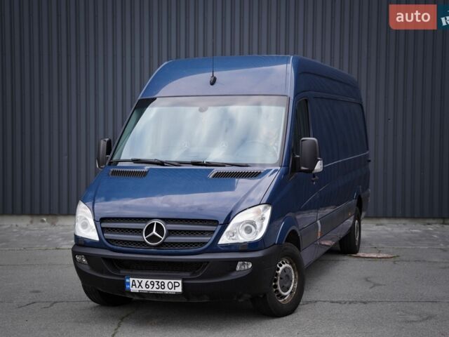 Синій Мерседес Sprinter, об'ємом двигуна 2.99 л та пробігом 303 тис. км за 18000 $, фото 1 на Automoto.ua