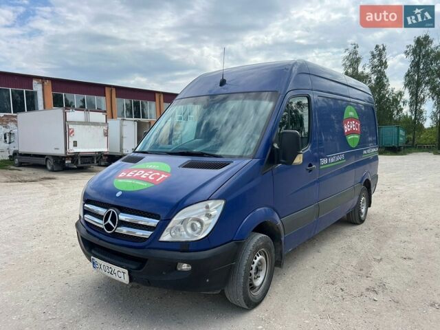 Синий Мерседес Sprinter, объемом двигателя 2.14 л и пробегом 645 тыс. км за 14900 $, фото 1 на Automoto.ua