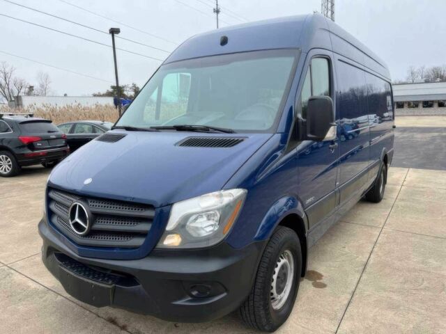 Синий Мерседес Sprinter, объемом двигателя 2.1 л и пробегом 75 тыс. км за 8900 $, фото 1 на Automoto.ua