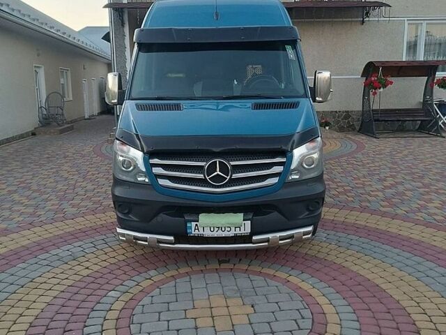 Синий Мерседес Sprinter, объемом двигателя 2.99 л и пробегом 581 тыс. км за 30000 $, фото 1 на Automoto.ua