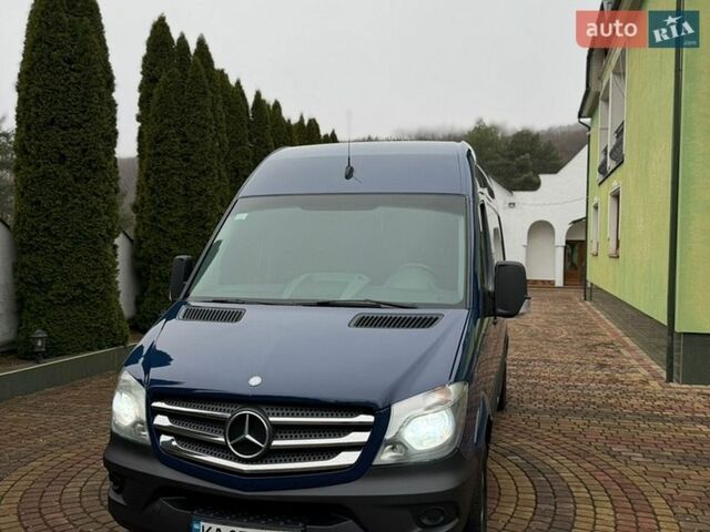 Синий Мерседес Sprinter, объемом двигателя 2.14 л и пробегом 338 тыс. км за 17300 $, фото 1 на Automoto.ua