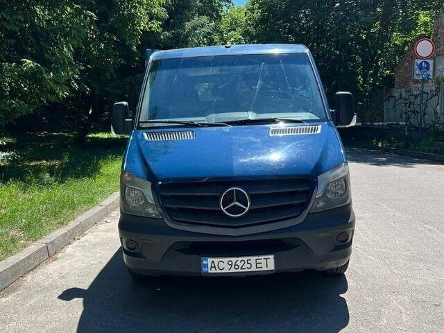 Синий Мерседес Sprinter, объемом двигателя 2.14 л и пробегом 542 тыс. км за 24900 $, фото 1 на Automoto.ua