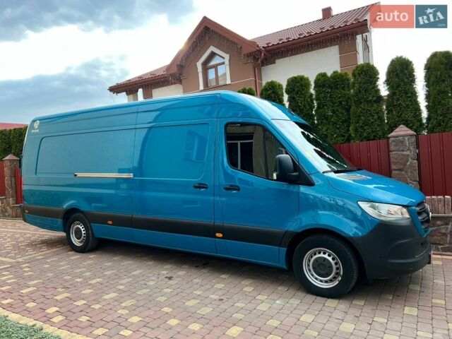 Синий Мерседес Sprinter, объемом двигателя 2.2 л и пробегом 288 тыс. км за 28000 $, фото 1 на Automoto.ua