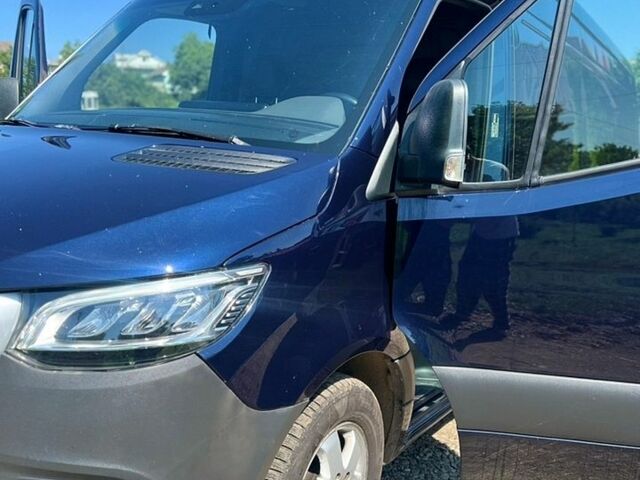 Синий Мерседес Sprinter, объемом двигателя 2.14 л и пробегом 412 тыс. км за 27500 $, фото 1 на Automoto.ua
