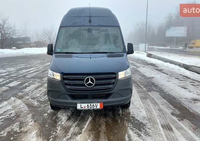Синій Мерседес Sprinter, об'ємом двигуна 2.99 л та пробігом 290 тис. км за 36514 $, фото 1 на Automoto.ua