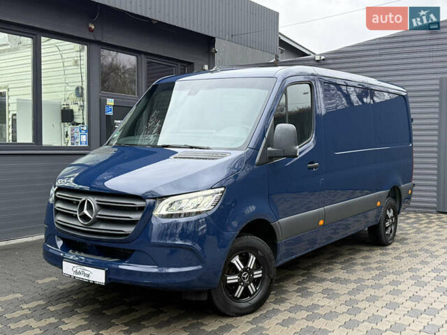 Синий Мерседес Sprinter, объемом двигателя 3 л и пробегом 151 тыс. км за 40719 $, фото 1 на Automoto.ua