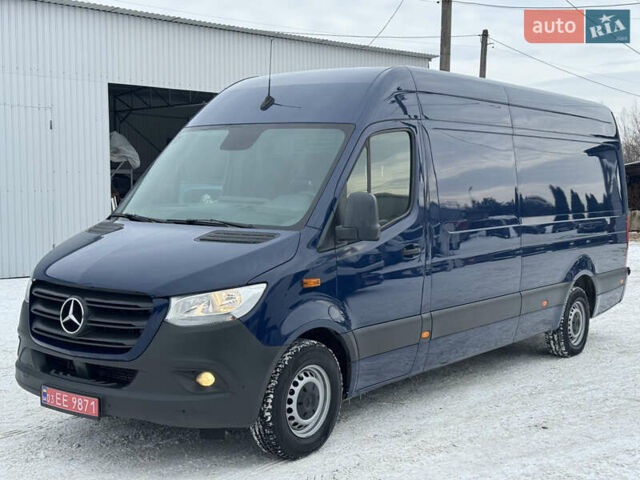 Синий Мерседес Sprinter, объемом двигателя 2.1 л и пробегом 307 тыс. км за 25800 $, фото 1 на Automoto.ua