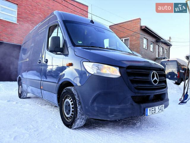 Синий Мерседес Sprinter, объемом двигателя 2.2 л и пробегом 142 тыс. км за 18999 $, фото 1 на Automoto.ua