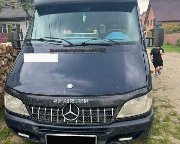Синий Мерседес Sprinter, объемом двигателя 2.15 л и пробегом 600 тыс. км за 4500 $, фото 1 на Automoto.ua