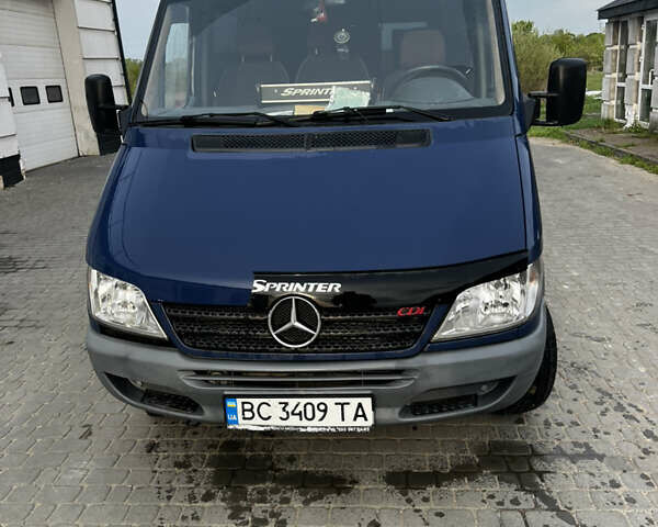 Синий Мерседес Sprinter, объемом двигателя 2.1 л и пробегом 470 тыс. км за 7999 $, фото 1 на Automoto.ua