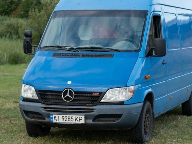 Синий Мерседес Sprinter, объемом двигателя 2.15 л и пробегом 49 тыс. км за 6000 $, фото 1 на Automoto.ua