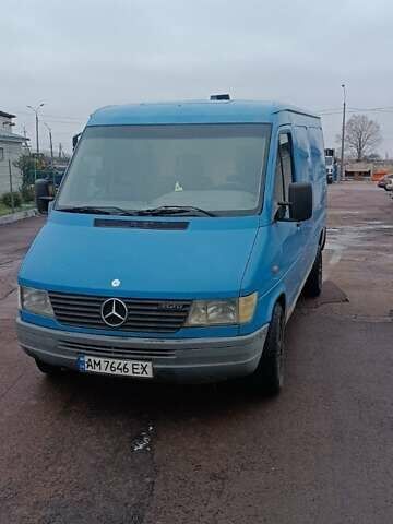 Синий Мерседес Sprinter, объемом двигателя 2.87 л и пробегом 800 тыс. км за 4700 $, фото 1 на Automoto.ua