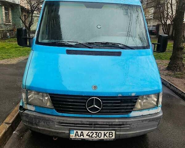 Синий Мерседес Sprinter, объемом двигателя 2.9 л и пробегом 300 тыс. км за 4900 $, фото 1 на Automoto.ua