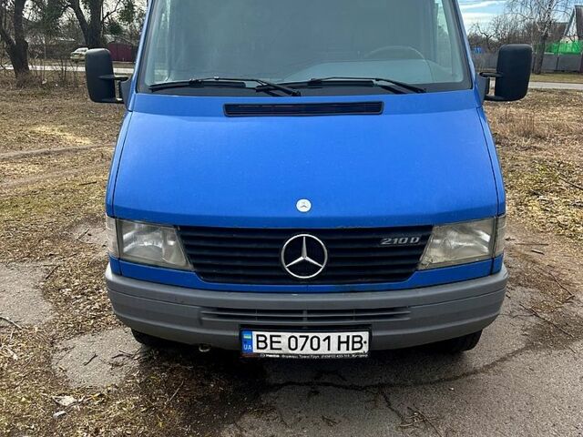 Синий Мерседес Sprinter, объемом двигателя 2.9 л и пробегом 635 тыс. км за 4500 $, фото 1 на Automoto.ua