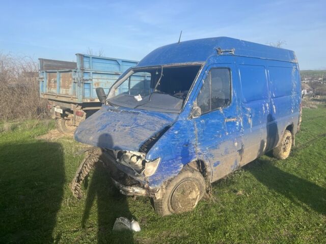 Синий Мерседес Sprinter, объемом двигателя 2.1 л и пробегом 450 тыс. км за 2000 $, фото 1 на Automoto.ua