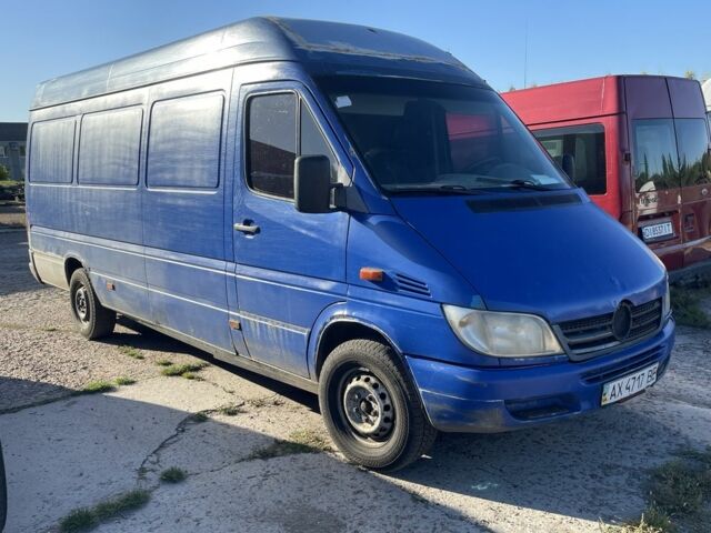 Синий Мерседес Sprinter, объемом двигателя 2.2 л и пробегом 500 тыс. км за 3000 $, фото 1 на Automoto.ua