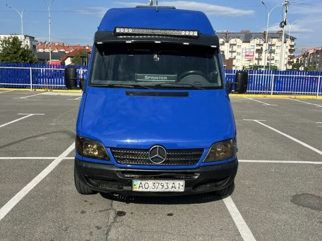 Синий Мерседес Sprinter, объемом двигателя 2.7 л и пробегом 530 тыс. км за 7500 $, фото 1 на Automoto.ua