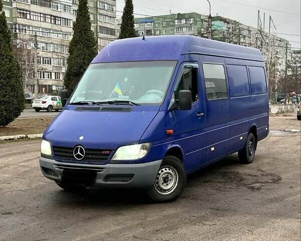 Синій Мерседес Sprinter, об'ємом двигуна 2.1 л та пробігом 810 тис. км за 7500 $, фото 1 на Automoto.ua