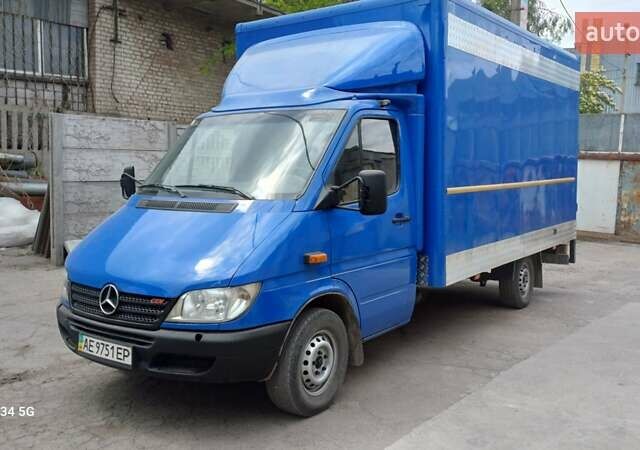 Синий Мерседес Sprinter, объемом двигателя 2.2 л и пробегом 480 тыс. км за 12500 $, фото 1 на Automoto.ua