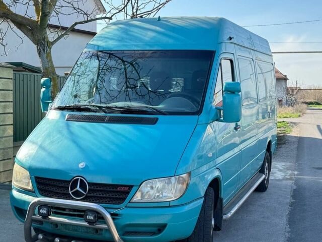 Синий Мерседес Sprinter, объемом двигателя 2.2 л и пробегом 320 тыс. км за 10122 $, фото 1 на Automoto.ua