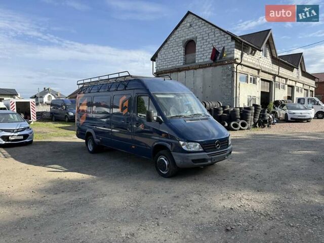 Синий Мерседес Sprinter, объемом двигателя 2.7 л и пробегом 228 тыс. км за 18500 $, фото 1 на Automoto.ua