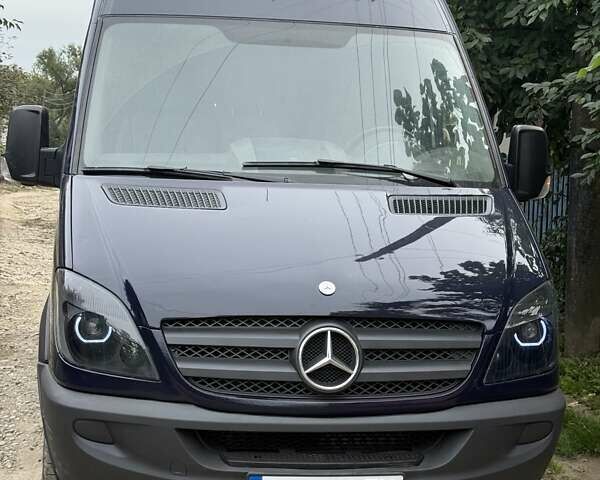 Синій Мерседес Sprinter, об'ємом двигуна 2.15 л та пробігом 400 тис. км за 12000 $, фото 1 на Automoto.ua