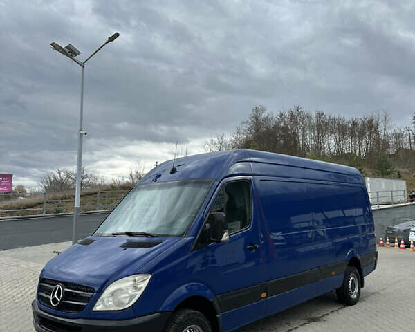 Синий Мерседес Sprinter, объемом двигателя 2.15 л и пробегом 780 тыс. км за 10900 $, фото 1 на Automoto.ua