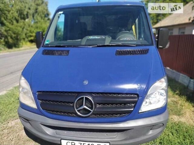 Синий Мерседес Sprinter, объемом двигателя 2.2 л и пробегом 300 тыс. км за 7550 $, фото 1 на Automoto.ua