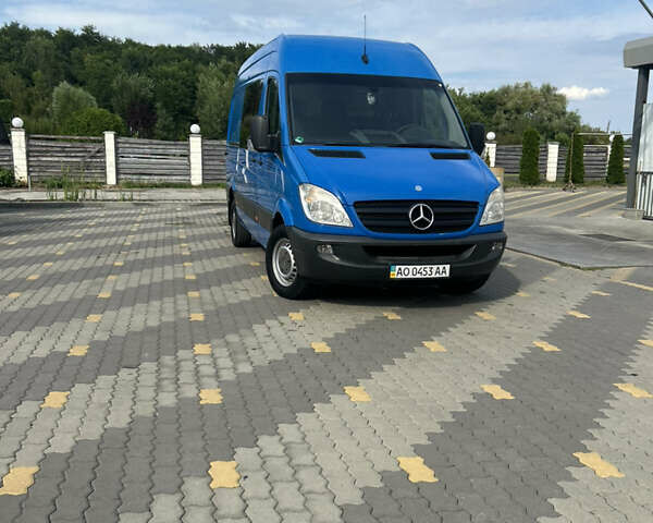 Синий Мерседес Sprinter, объемом двигателя 3 л и пробегом 280 тыс. км за 15000 $, фото 1 на Automoto.ua