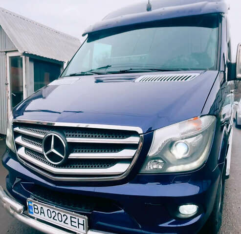 Синий Мерседес Sprinter, объемом двигателя 2.15 л и пробегом 450 тыс. км за 18000 $, фото 1 на Automoto.ua