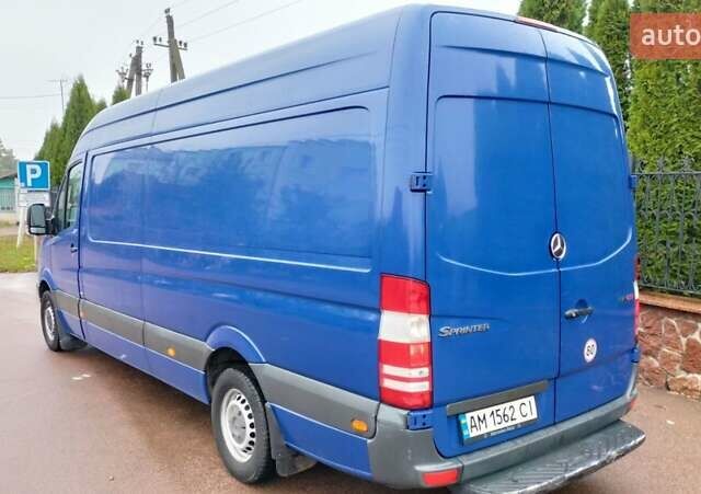Синий Мерседес Sprinter, объемом двигателя 2.1 л и пробегом 390 тыс. км за 15750 $, фото 1 на Automoto.ua