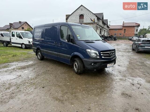 Синий Мерседес Sprinter, объемом двигателя 2.2 л и пробегом 290 тыс. км за 17990 $, фото 1 на Automoto.ua