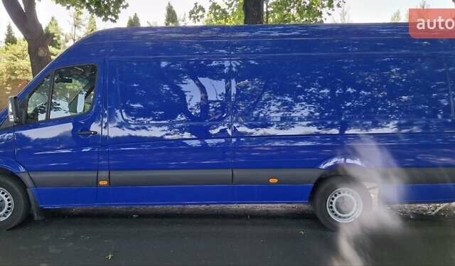 Синий Мерседес Sprinter, объемом двигателя 3 л и пробегом 293 тыс. км за 31800 $, фото 1 на Automoto.ua