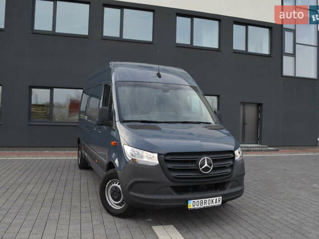 Синий Мерседес Sprinter, объемом двигателя 0 л и пробегом 17 тыс. км за 21805 $, фото 1 на Automoto.ua