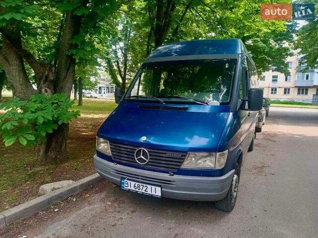 Синий Мерседес Sprinter, объемом двигателя 2.3 л и пробегом 350 тыс. км за 4900 $, фото 1 на Automoto.ua